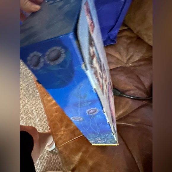 NIB Barbie Glinda the Good Witch - Picture 3 of 3